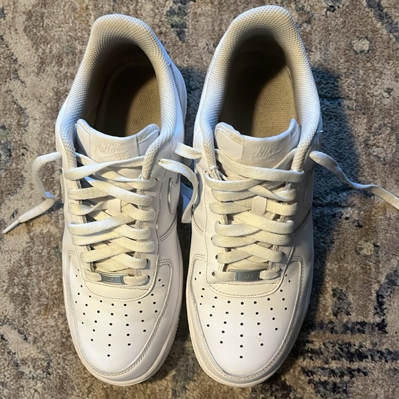 Nike Air Force 1 '07 DD8959-100 all white leather size 11 - Picture 2 of 7